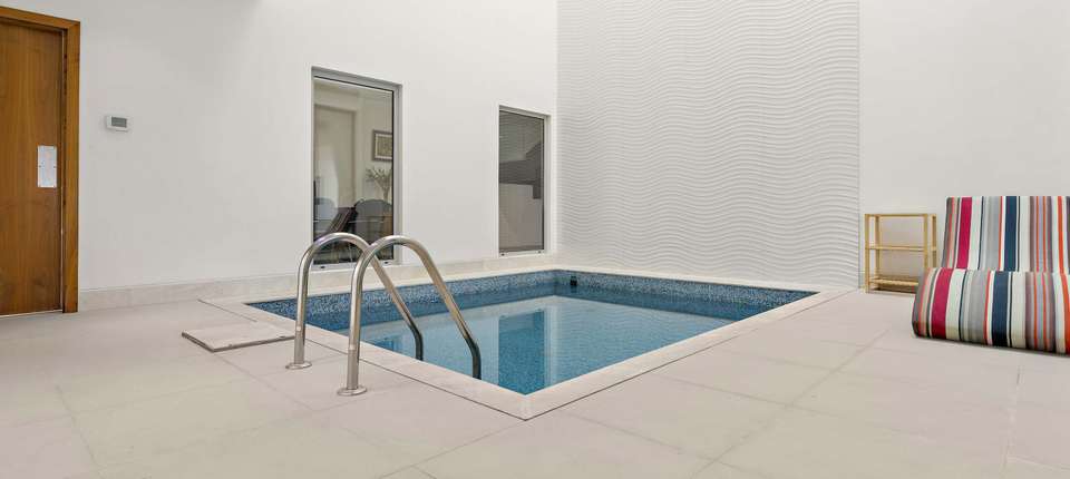 Private Pool - Lower Floor